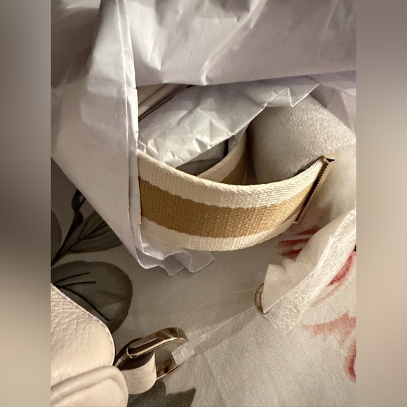 Kate Spade  Emma Shoulder Bag with change purse originally $429 - Picture 10 of 11